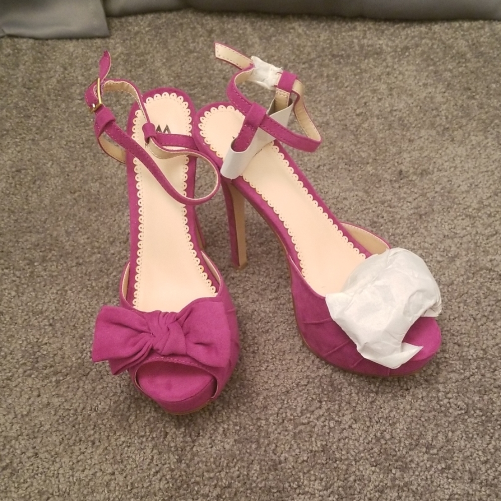 Heels - Picture 3 of 4